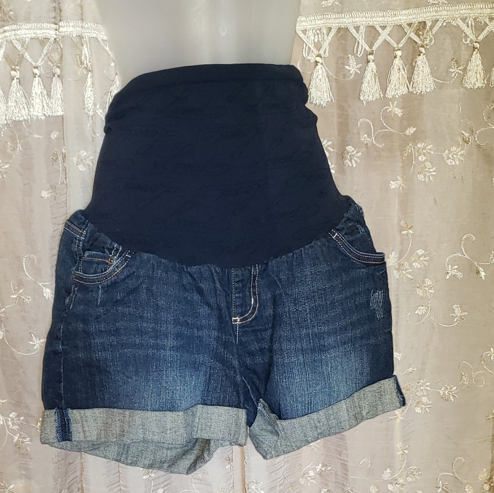 Loved by Heidi Ulum | Maternity Denim Shorts
